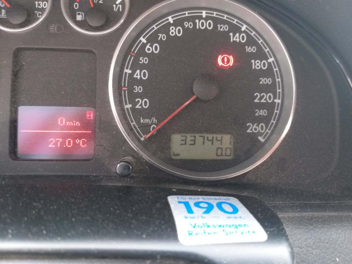 VW Passat 3BG Bj.2001 Motor AWT 1,8T 110KW Ersatzteilspender defekt Motor läuft